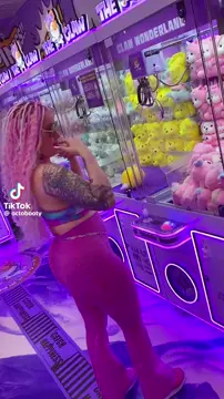 Claw machine playday @octobooty