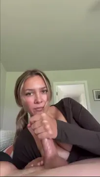 her hands were dangerous - Free TikTok Porn Video