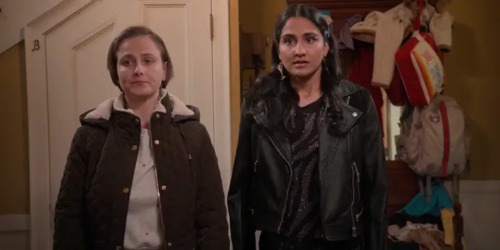 Pauline Chalamet & Amrit Kaur - The Sex Lives of College Girls (S01, E02)