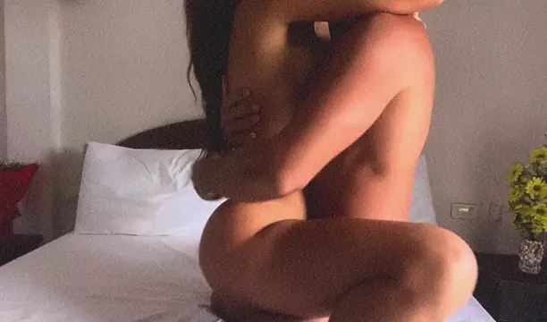 omfg her hips are literally ruining me 😩