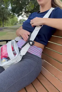 Park bench 🪑 Park tits 🍈🍈