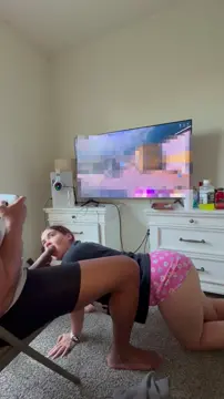 trying to distract him - Free TikTok Porn Video