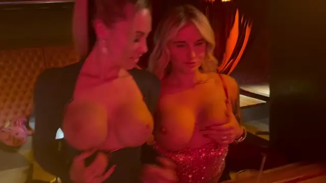 Kissing topless at the bar girlskissing