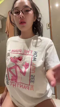 Do white men like busty asian girls?