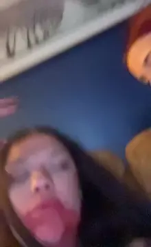 Best friends girlskissing